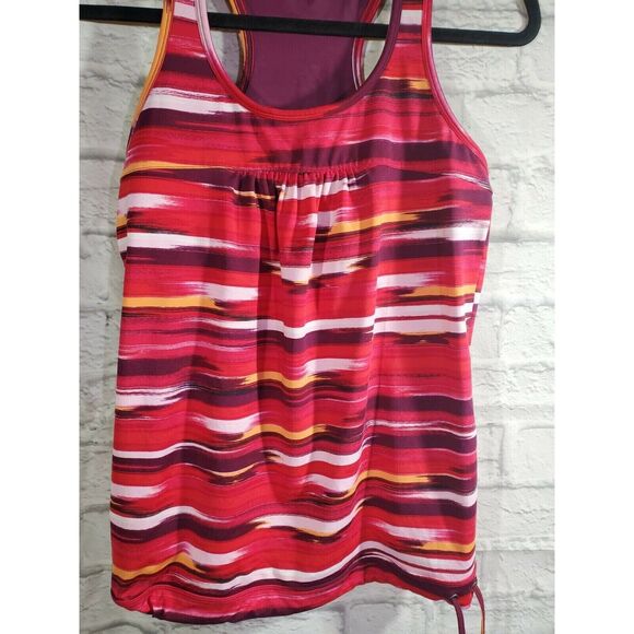 Athleta Tank Size M Womens Red Striped Built In Bra Crew Neck Sleeveless Top - Picture 2 of 6
